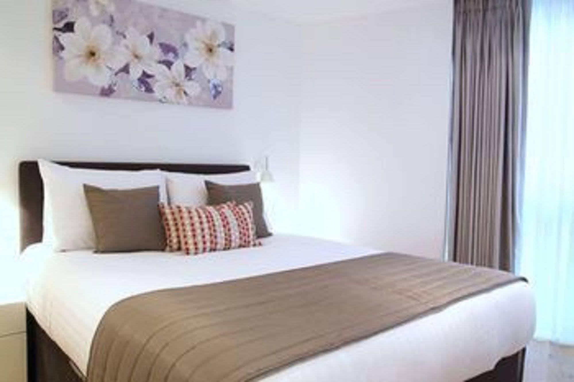 Smart Bridge Apart-hotel